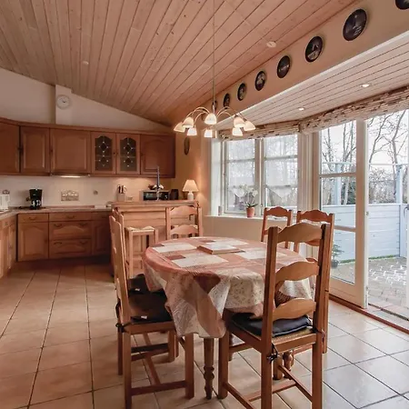 Beautiful In With Kitchen 3*
